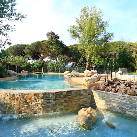Camping Plateau Des Chasses 4*